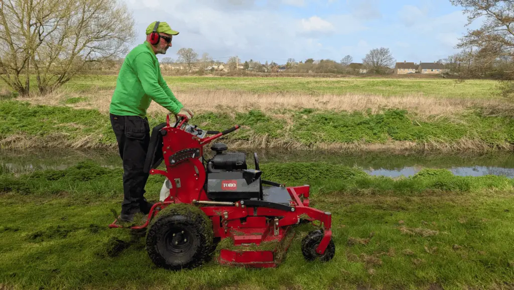 grass-cutting-bournemouth-commercial.jpg