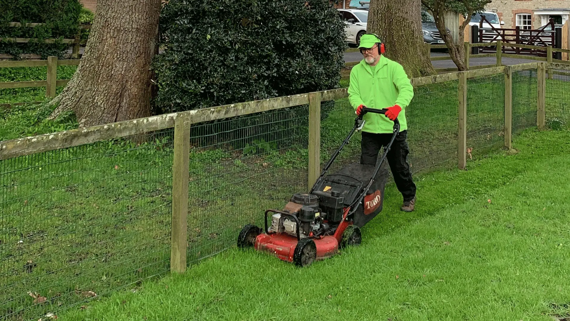 grounds-strimming-commercial-poole-dorset